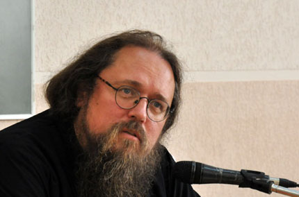 Андрей Кураев: За действиям Pussy Riot в храме Христа Спасителя стоит серьезная идеологическая система