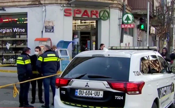На улице Читая в Тбилиси вооруженные лица попытались ограбить супермаркет