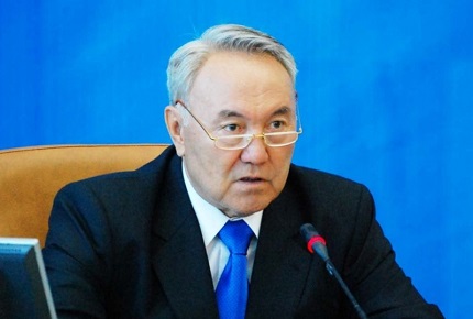 Президент Казахстана Нурсултан Назарбаев  просит Обаму активнее помочь Украине