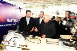 Мэр Тбилиси осмотрел выставку строительной техники BOSCH