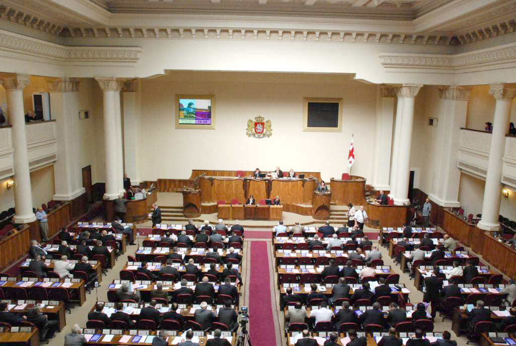 В Парламенте Грузии решится вопрос комиссии по расследованию обстоятельств смерти Звиада Гамсахурдия