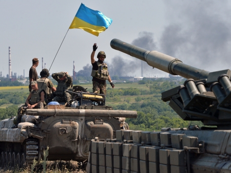 На подступах к Луганску и Донецку идут бои